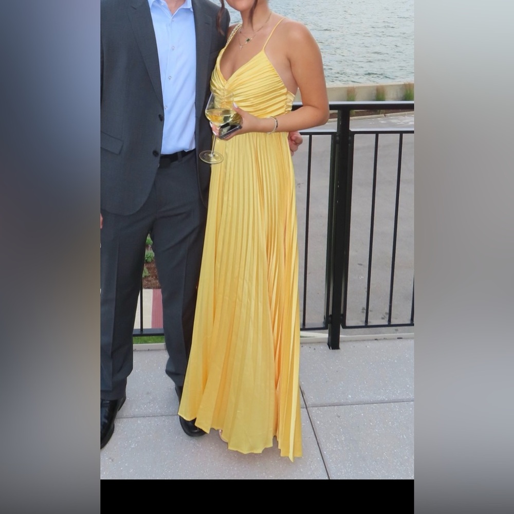 Yellow Pleated Halter Maxi Dress for Weddings size S/M